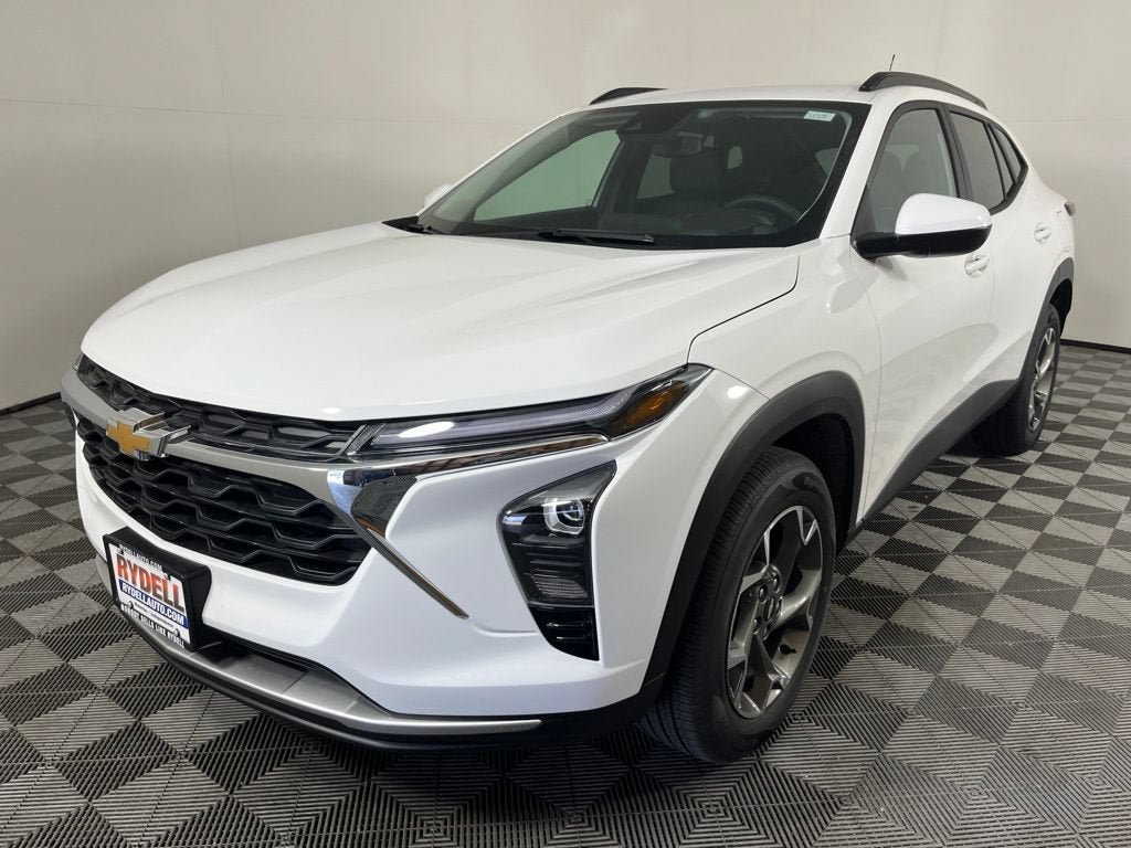 New 2026 Chevrolet Trax LT w/ LT Convenience Package FWD image 16