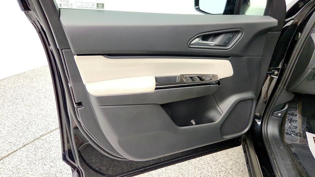 Used 2025 Honda Prologue EX image 10