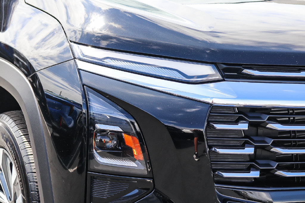 Used 2026 Chevrolet Equinox LT FWD image 8