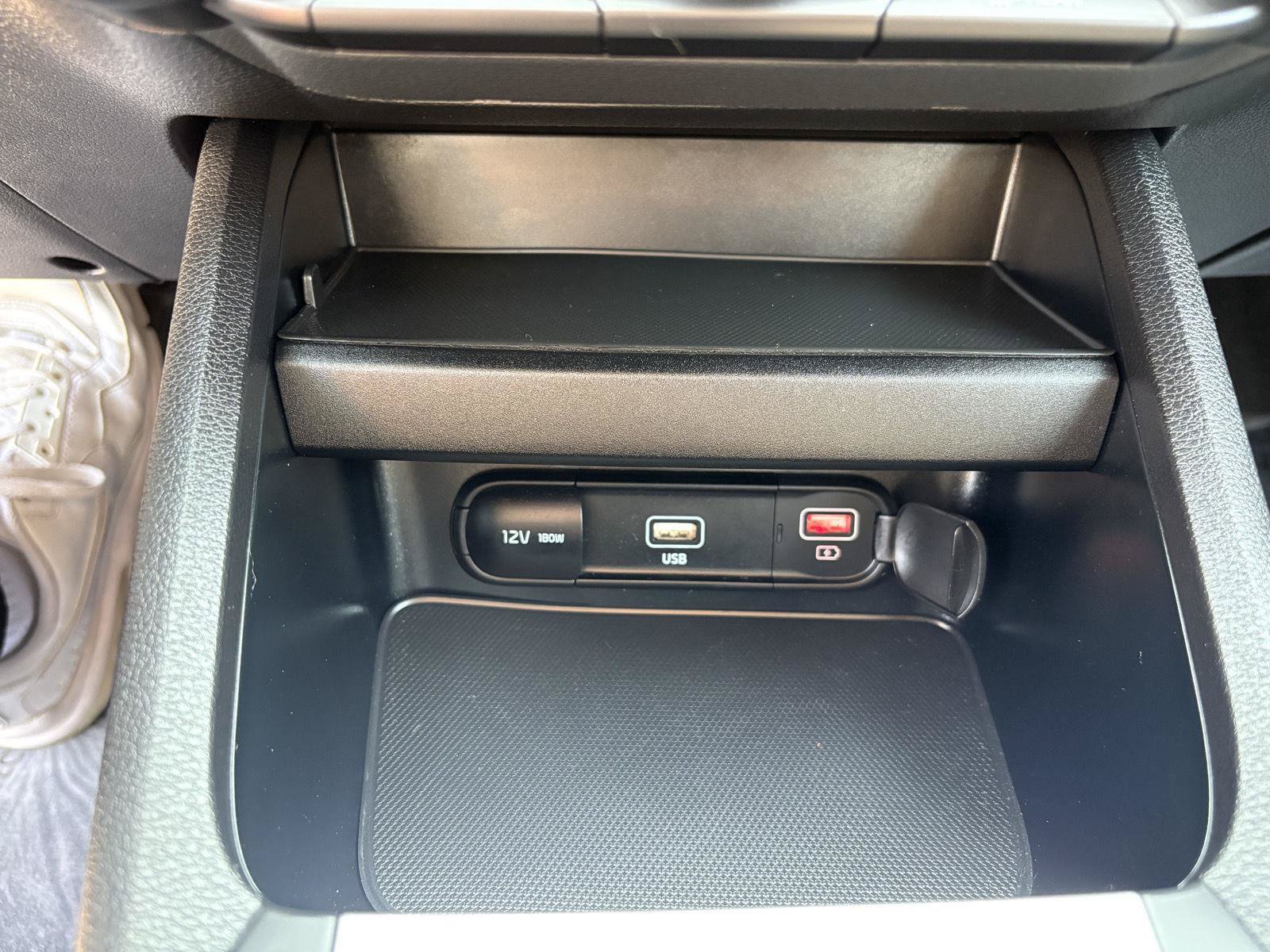 Used 2024 Kia Forte LXS w/ LXS Technology Package FWD image 17