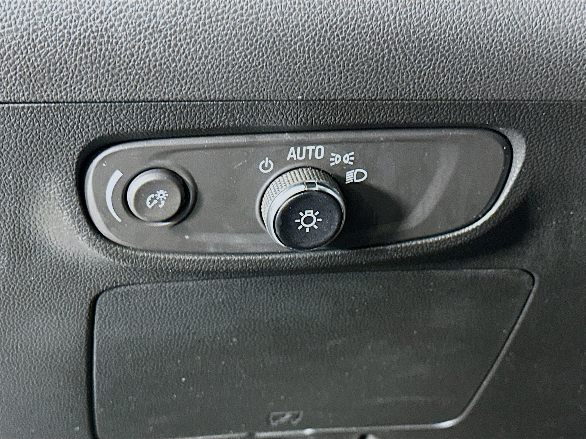 Used 2024 Buick Encore GX Sport Touring w/ Comfort Package image 17