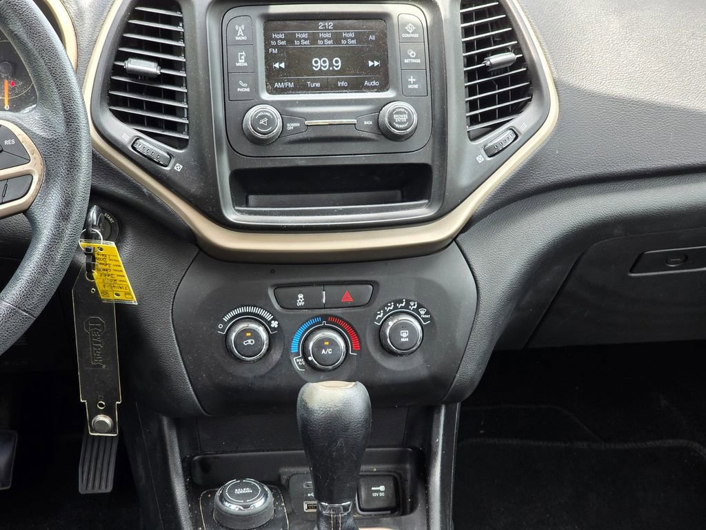 Used 2017 Jeep Cherokee Sport AWD/4WD image 18
