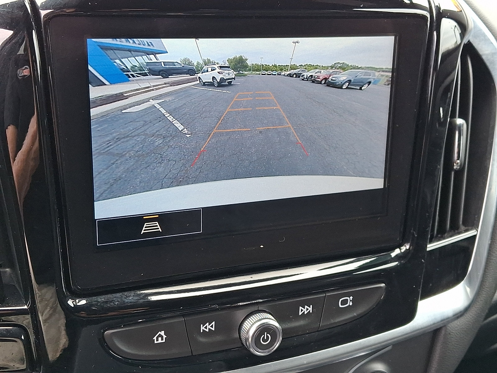 Certified 2023 Chevrolet Traverse LT AWD/4WD image 20