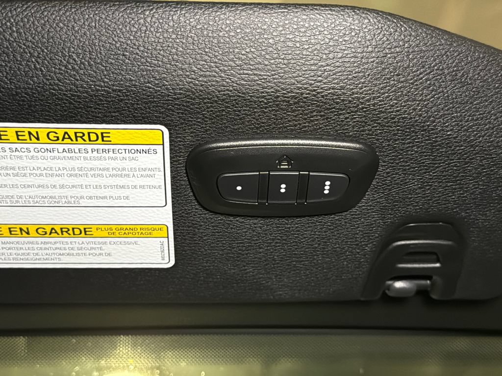 Used 2022 Jeep Wrangler Unlimited Rubicon 4xe w/ Cold Weather Group AWD/4WD image 32