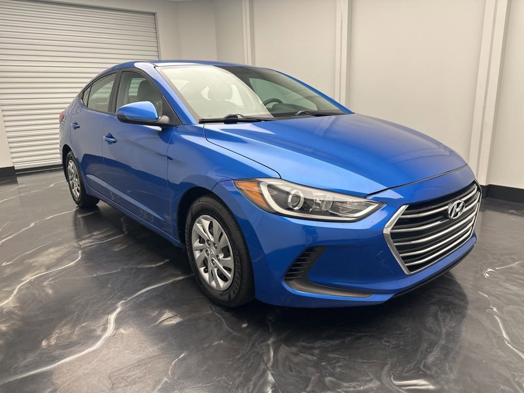 Used 2017 Hyundai Elantra SE FWD image 2