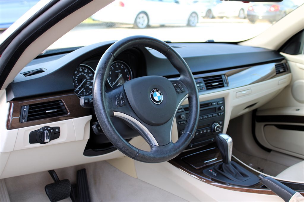 Used 2009 BMW 328i Coupe image 12