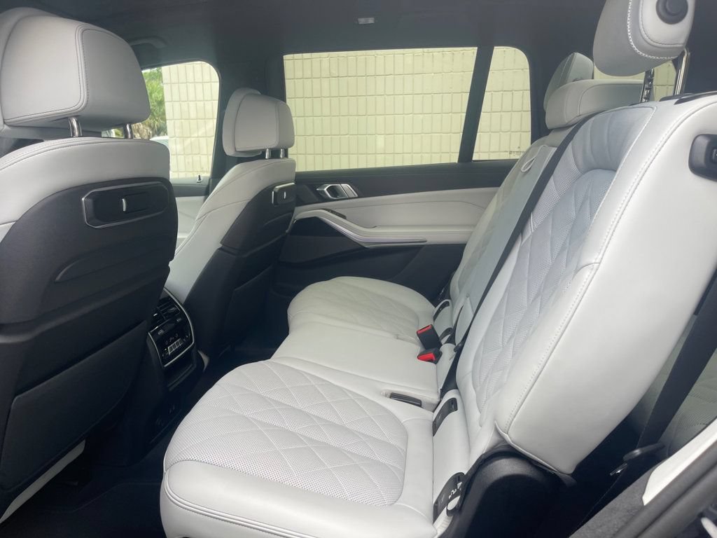 Used 2026 BMW X7 xDrive40i AWD/4WD image 13