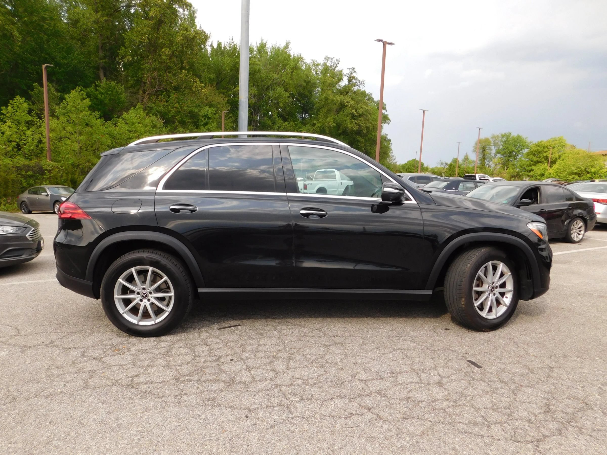 Used 2024 Mercedes-Benz GLE 450e 4MATIC image 4