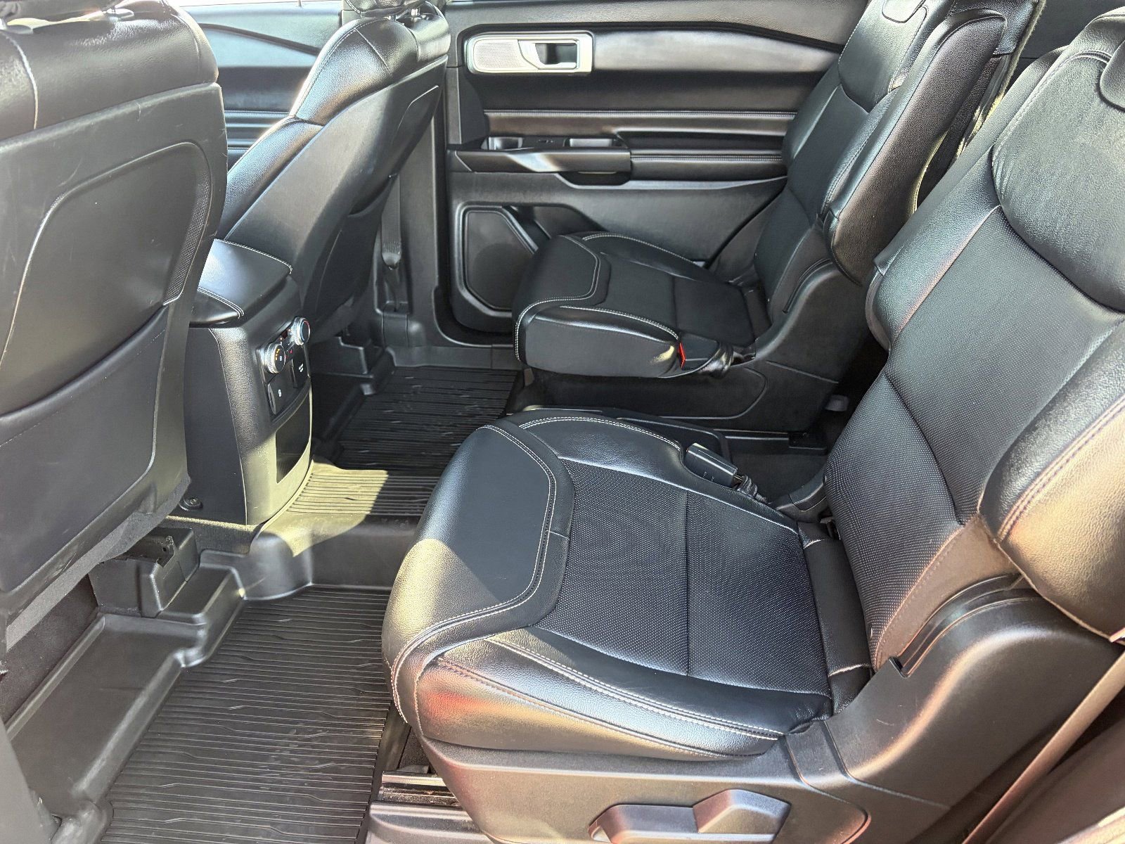 Used 2020 Ford Explorer ST w/ ST Street Pack image 17