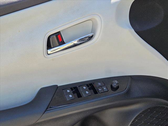 Used 2017 Toyota Prius Three FWD image 4