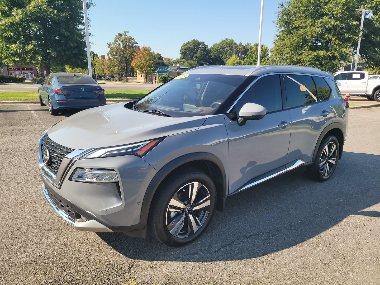 Used 2023 Nissan Rogue Platinum w/ Platinum Premium Package FWD image 7