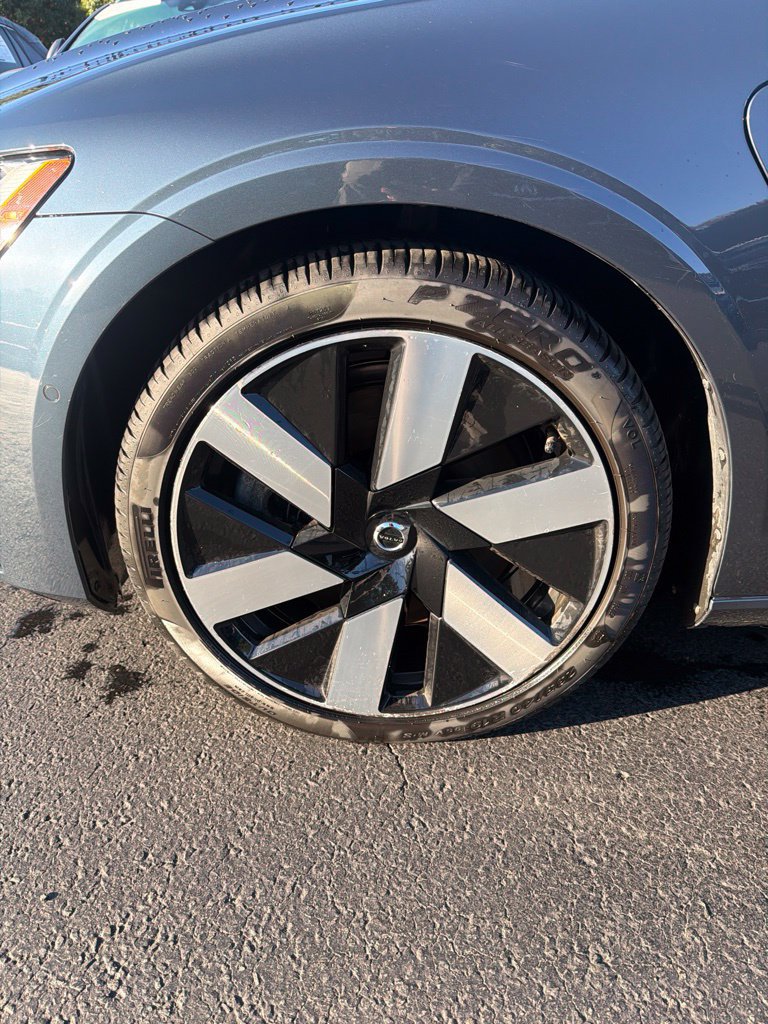 Certified 2024 Volvo S60 T8 Plus w/ Climate Package AWD/4WD image 4