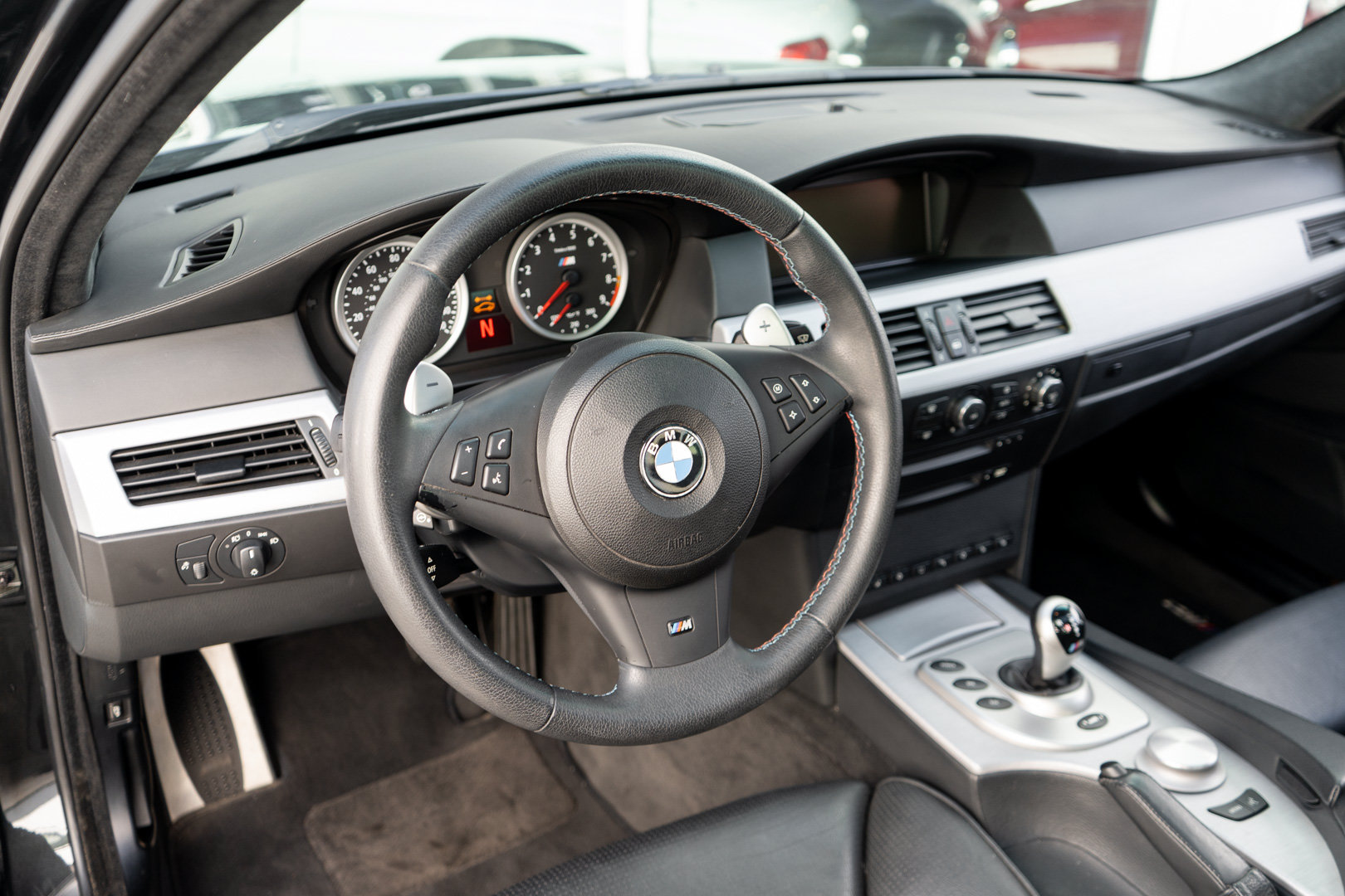 Used 2006 BMW M5 RWD image 11