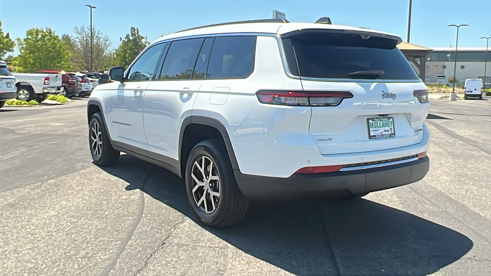 New 2025 Jeep Grand Cherokee L Limited w/ Luxury Tech Group II image 5