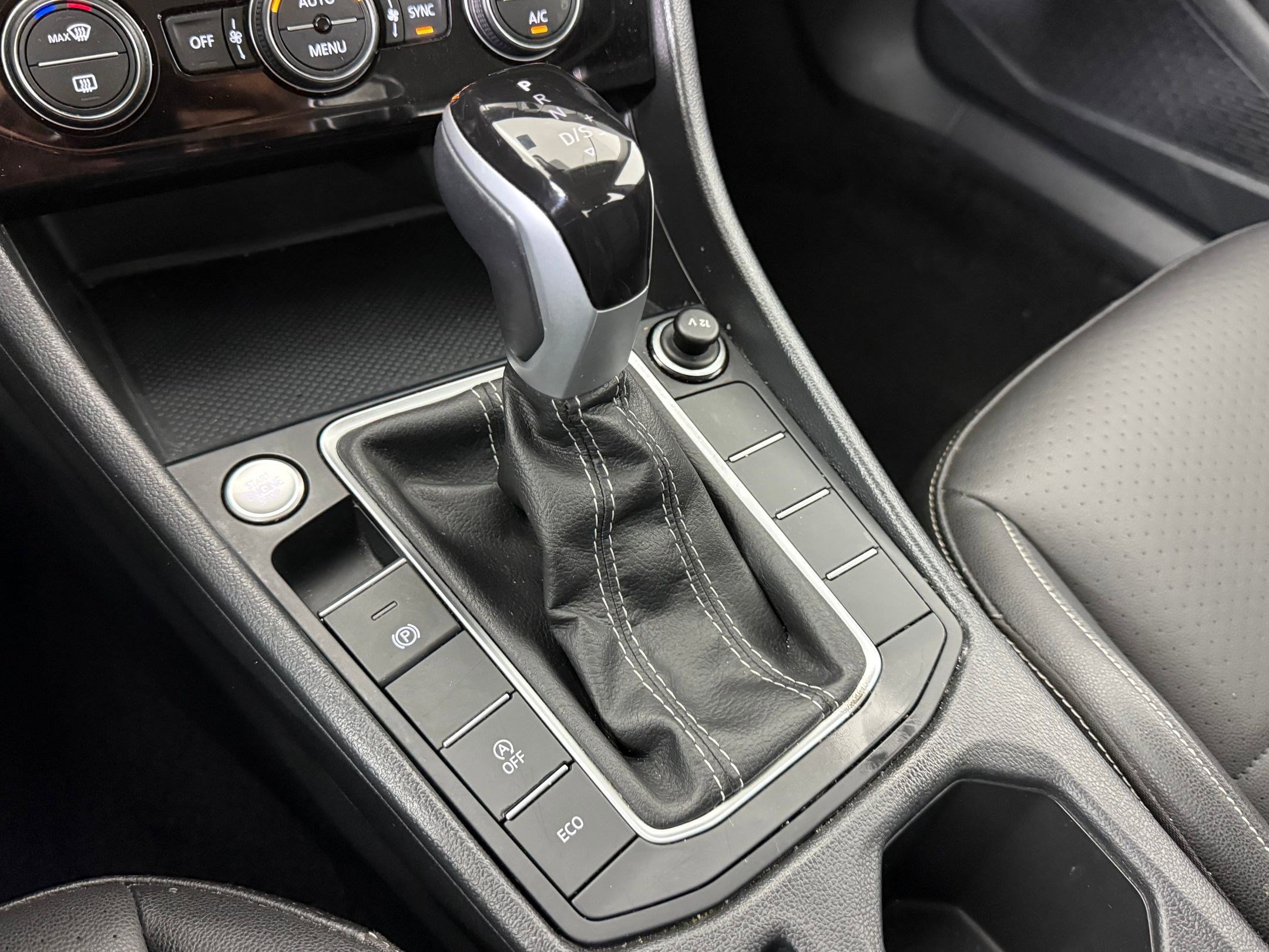 Used 2024 Volkswagen Jetta SE image 18