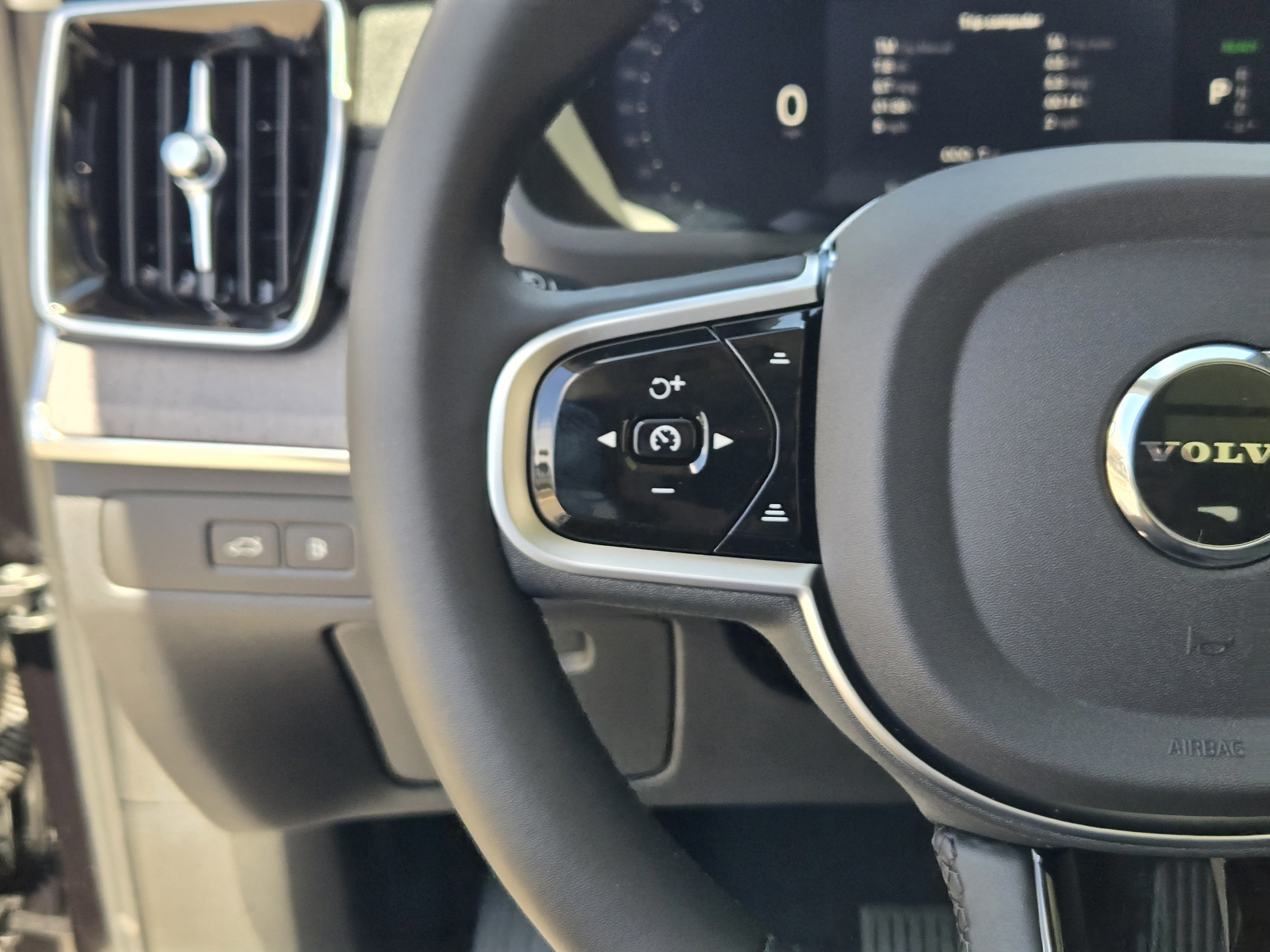 New 2026 Volvo XC90 T8 Ultra w/ Protection Package Premier image 21