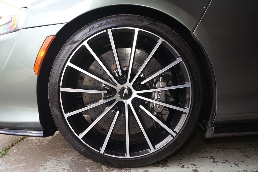 Used 2021 McLaren GT image 24