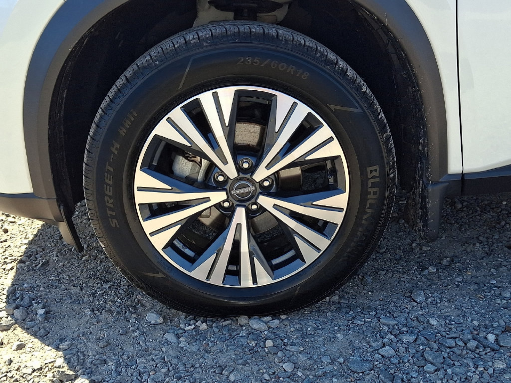 Used 2023 Nissan Rogue SV AWD/4WD image 32