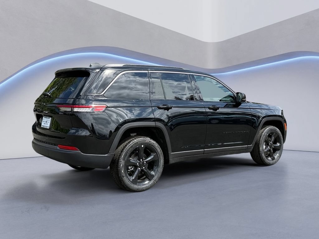 New 2026 Jeep Grand Cherokee Limited w/ Limited Altitude Package AWD/4WD image 5