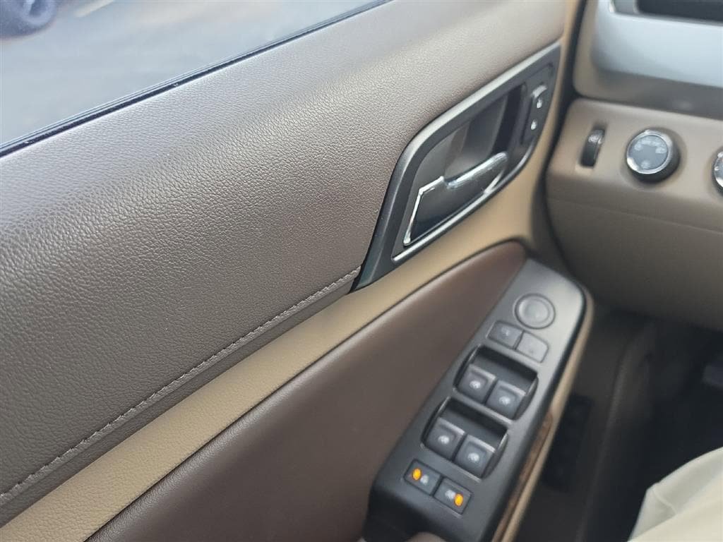 Used 2017 Chevrolet Tahoe LT w/ Max Trailering Package AWD/4WD image 4