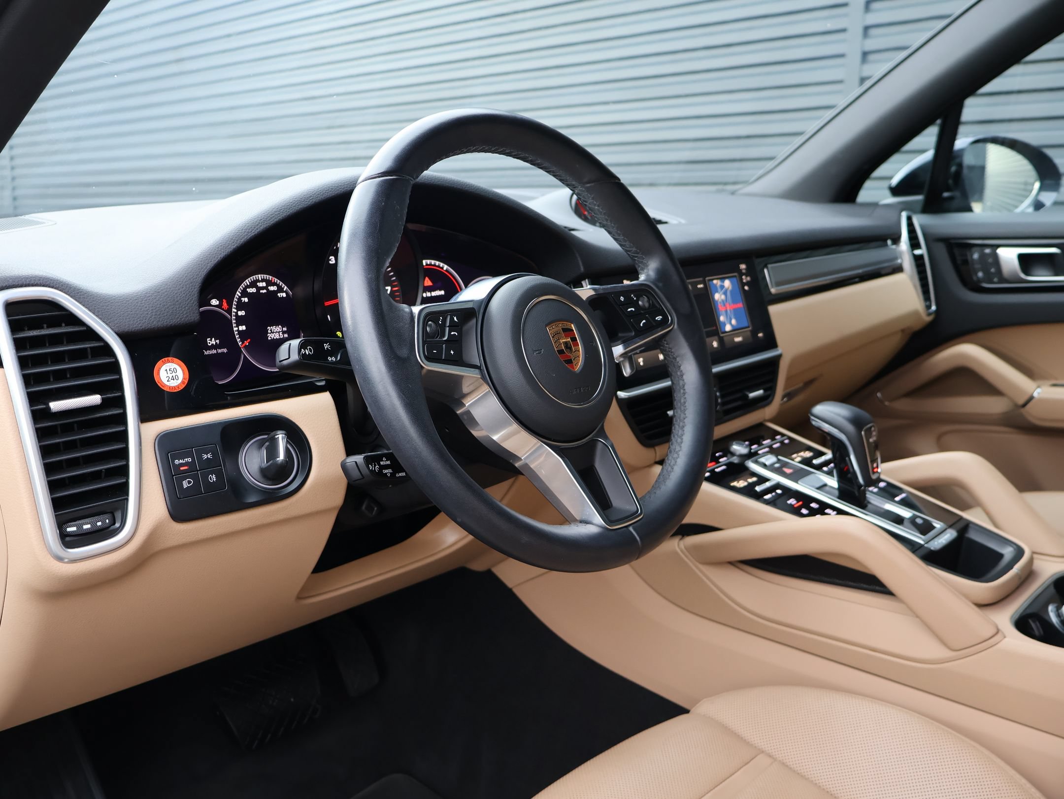 Certified 2023 Porsche Cayenne Platinum Edition AWD/4WD image 4