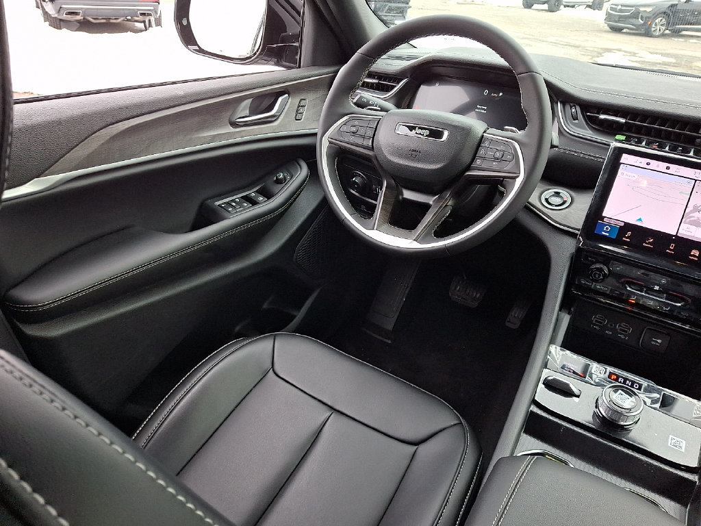 New 2025 Jeep Grand Cherokee Limited AWD/4WD image 10