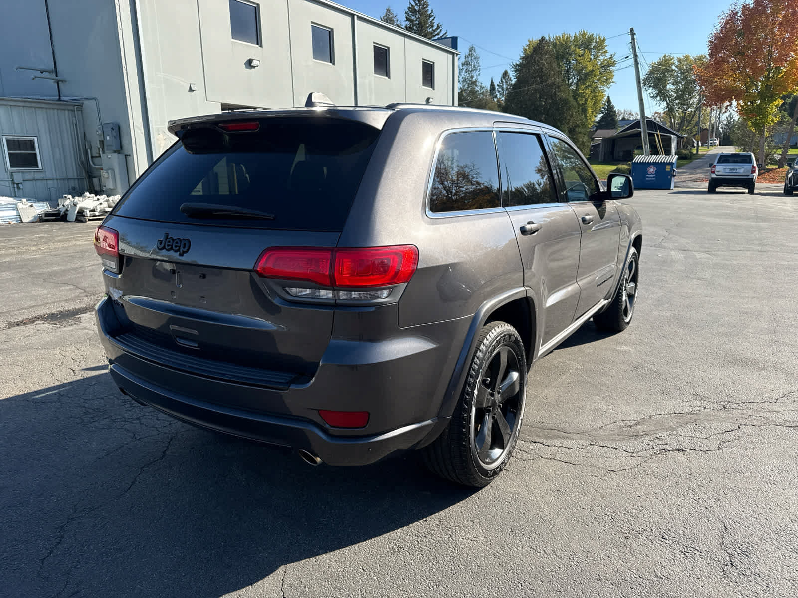 Used 2014 Jeep Grand Cherokee Altitude AWD/4WD image 3
