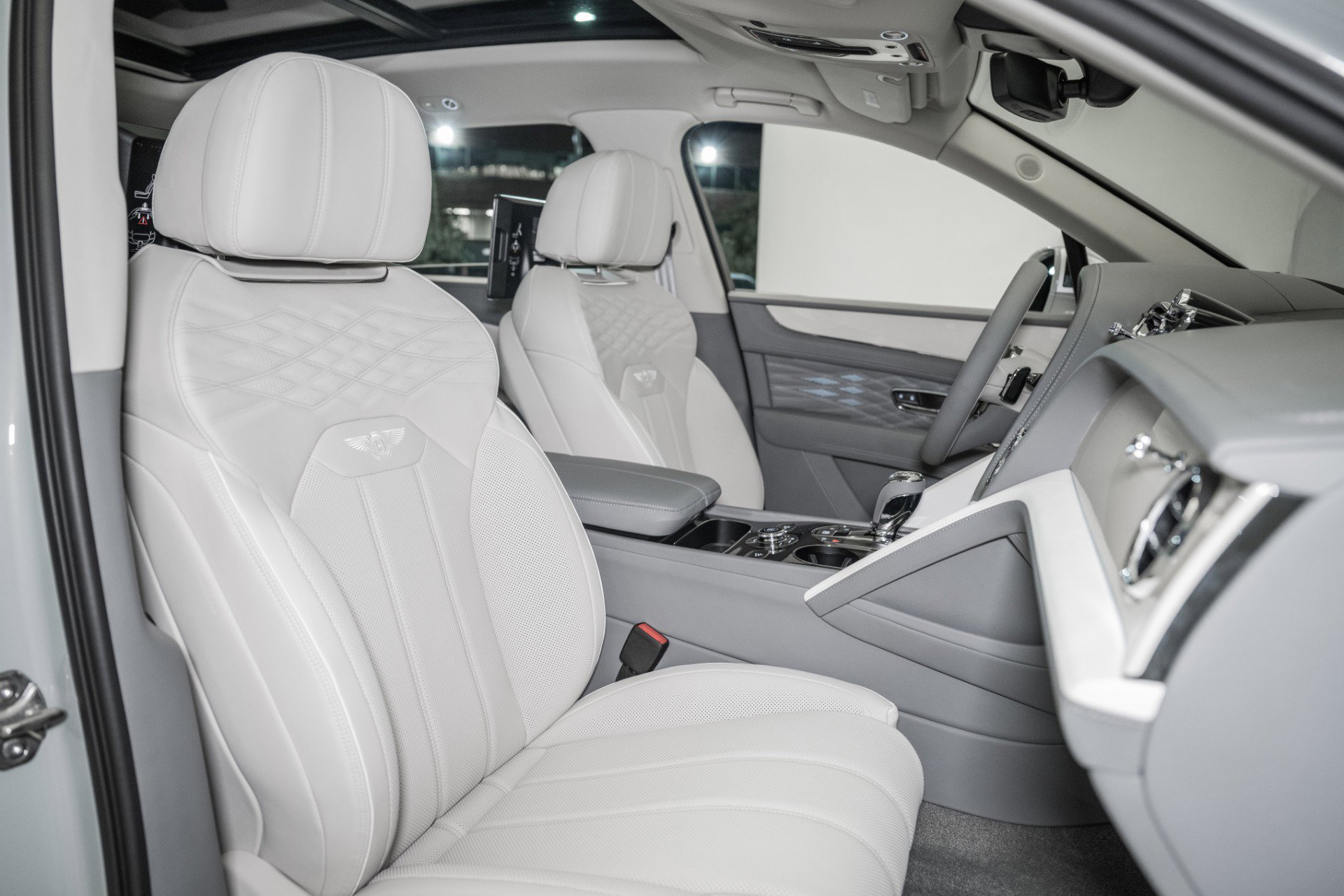 New 2025 Bentley Bentayga Extended Wheelbase image 33