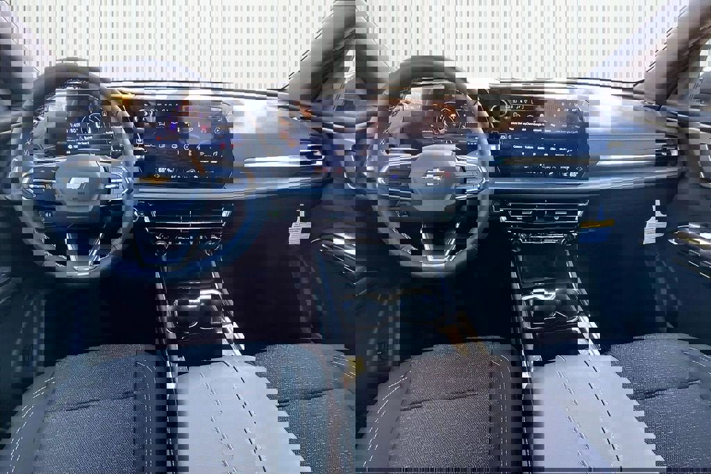 New 2026 Chevrolet Traverse LT w/ Driver Confidence Package image 2