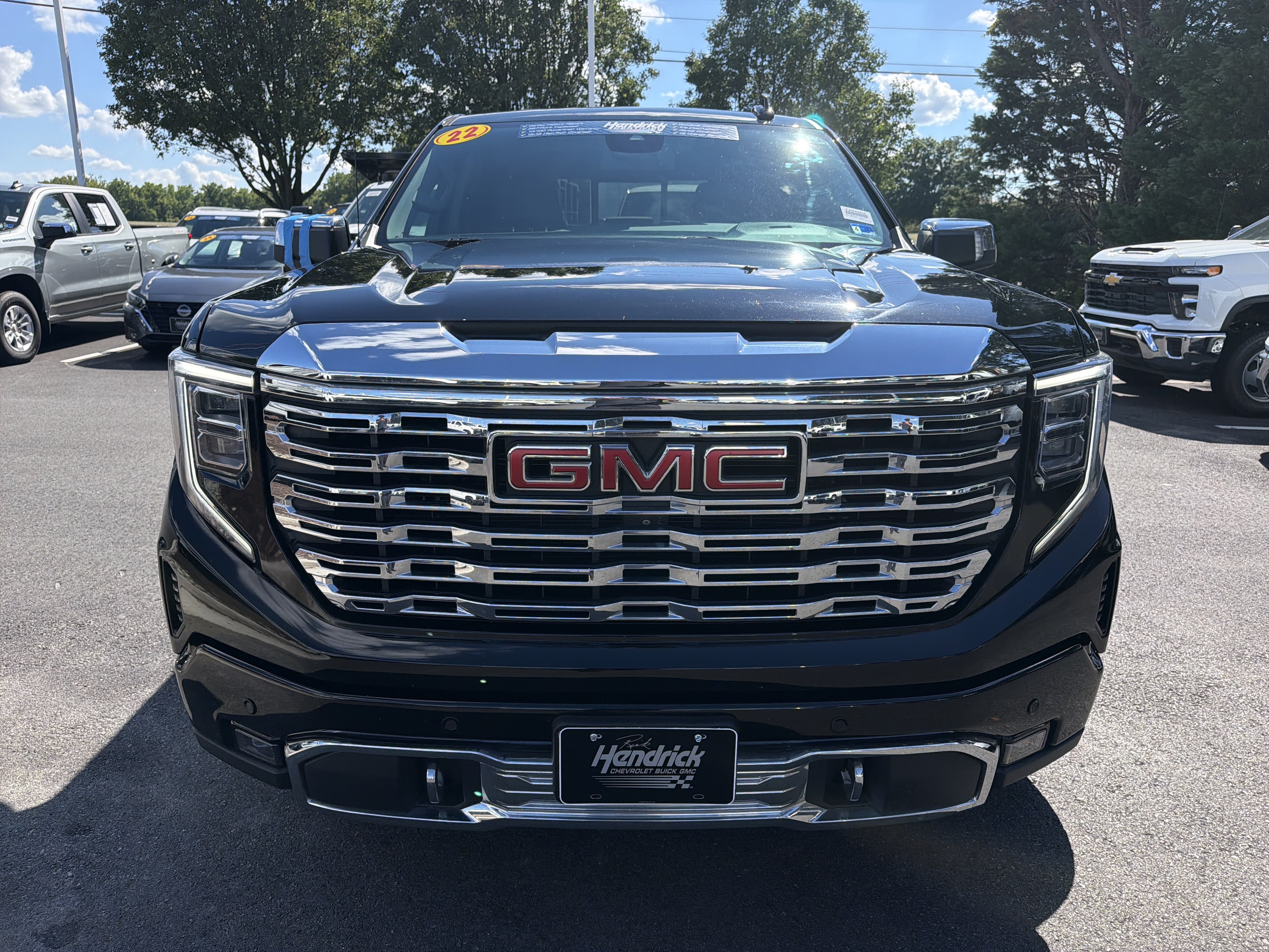 Used 2022 GMC Sierra 1500 Denali AWD/4WD image 3