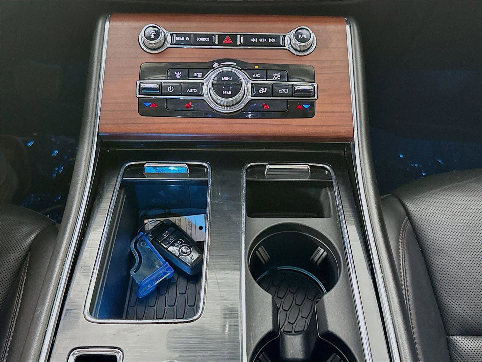 Used 2023 Lincoln Aviator Reserve image 8