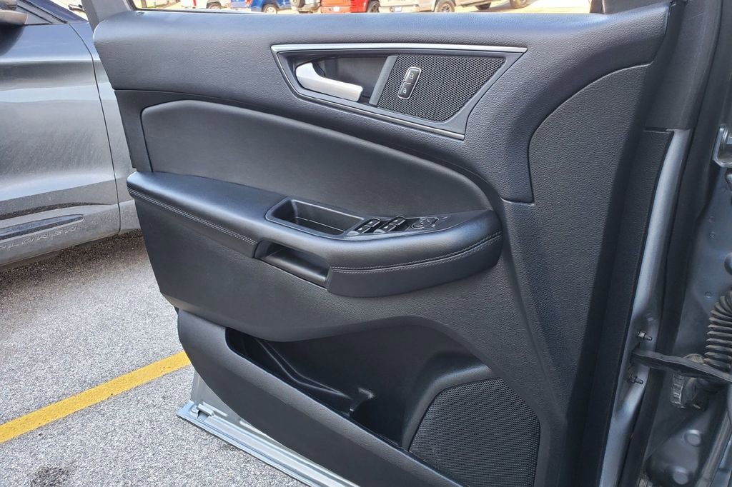 Used 2022 Ford Edge SE w/ Black Appearance Package AWD/4WD image 19