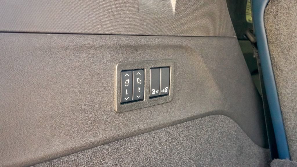 New 2025 Cadillac Escalade IQ Luxury 2 image 14