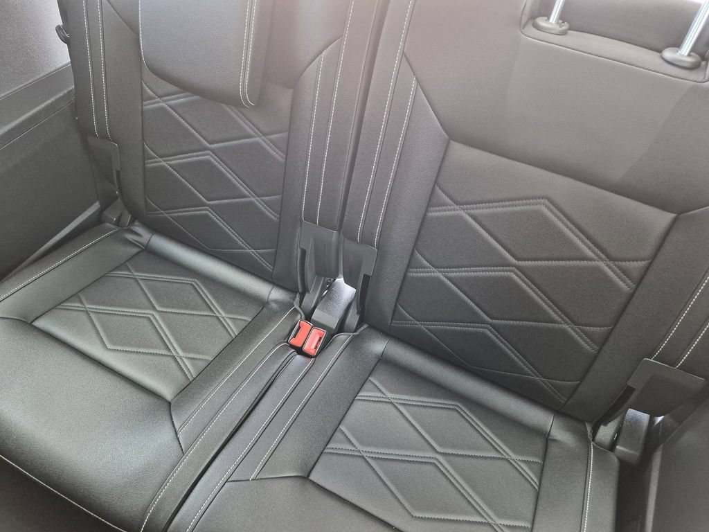 Used 2025 Volkswagen Atlas SE FWD image 27