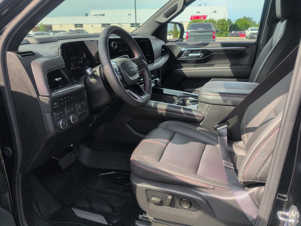 Used 2025 Chevrolet Tahoe RST w/ Comfort Package AWD/4WD image 18