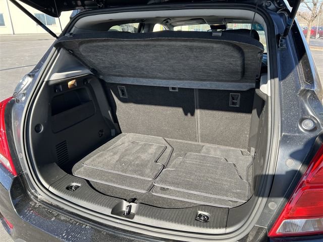 Used 2021 Chevrolet Trax LT w/ LT Convenience Package image 24
