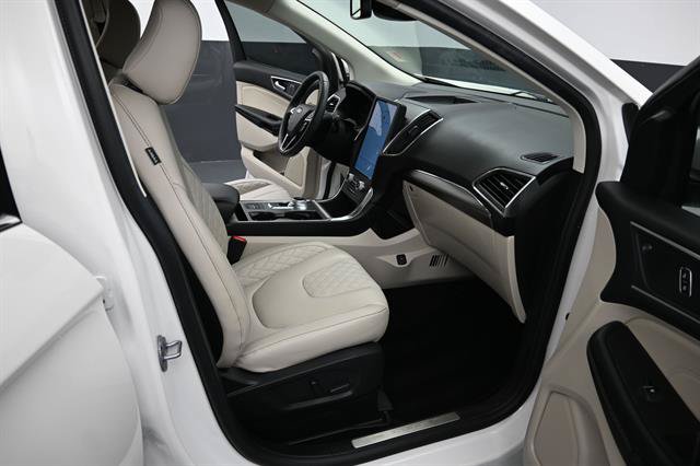 Certified 2024 Ford Edge Titanium AWD/4WD image 16