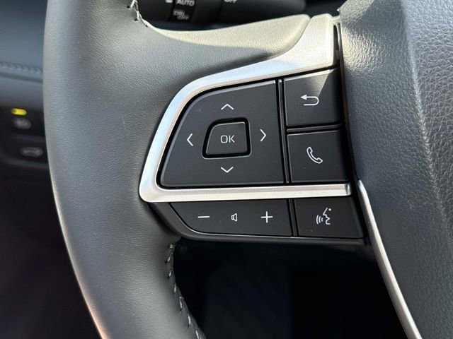 Used 2026 Toyota Highlander Platinum AWD/4WD image 25