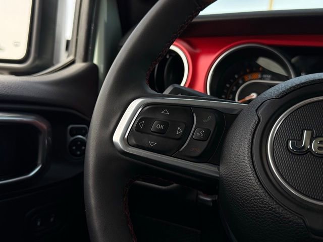 Used 2023 Jeep Gladiator Rubicon w/ Dual Top Group AWD/4WD image 10