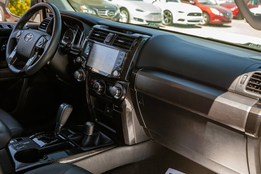 Used 2021 Toyota 4Runner Venture w/ Moonroof Package AWD/4WD image 10