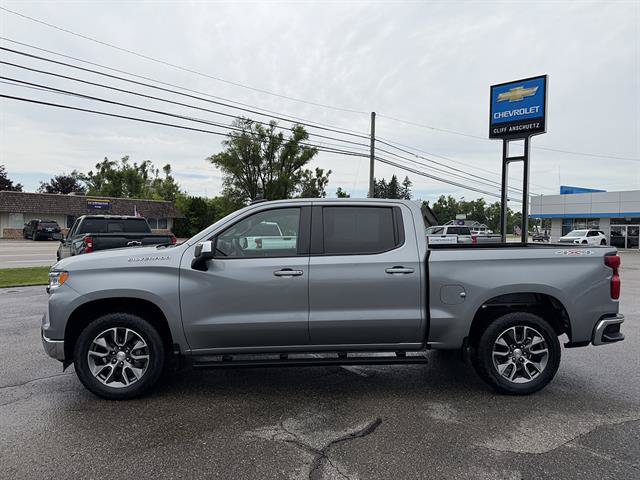 Used 2024 Chevrolet Silverado 1500 LT AWD/4WD image 3