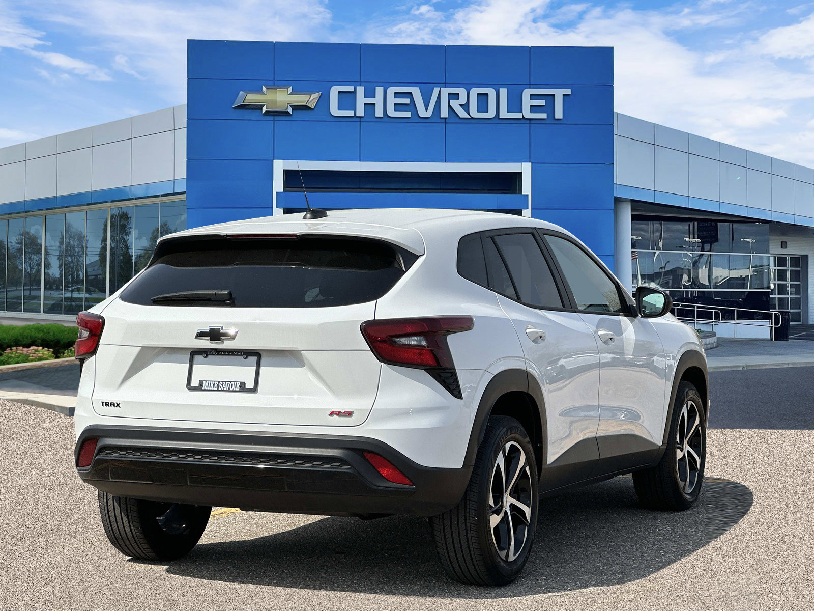 Certified 2024 Chevrolet Trax RS w/ Driver Confidence Package FWD image 4