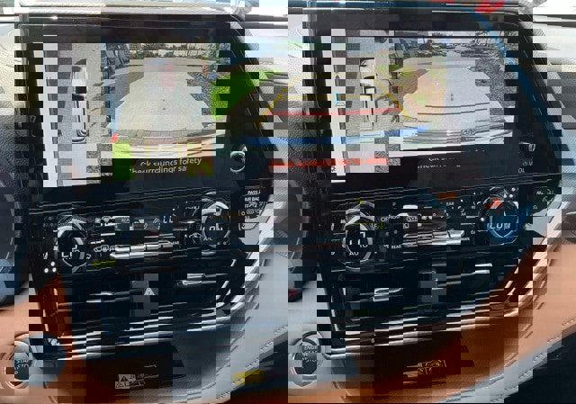 Used 2025 Toyota Highlander Platinum image 34