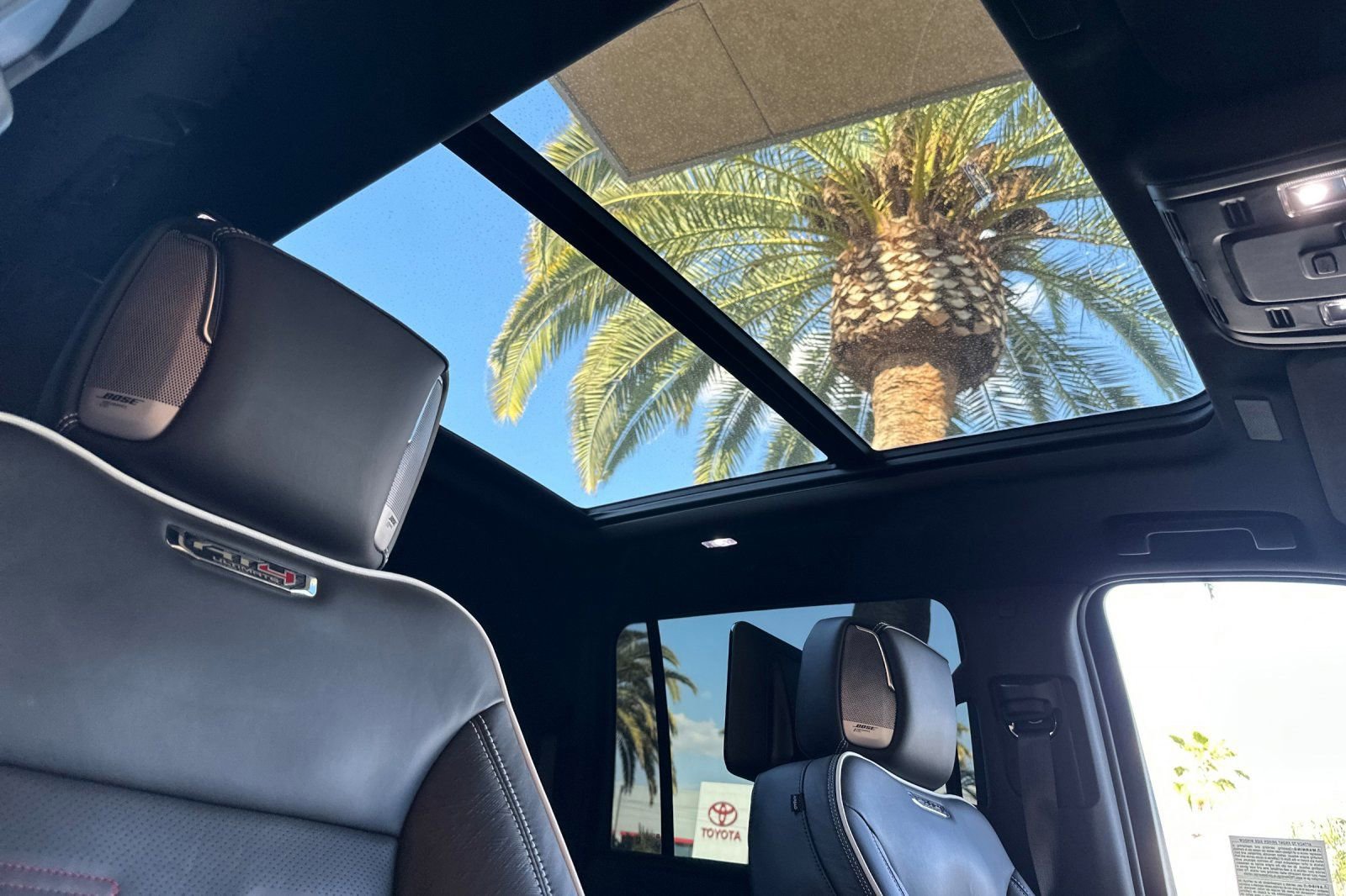 Certified 2025 GMC Yukon XL AT4 Ultimate AWD/4WD image 19