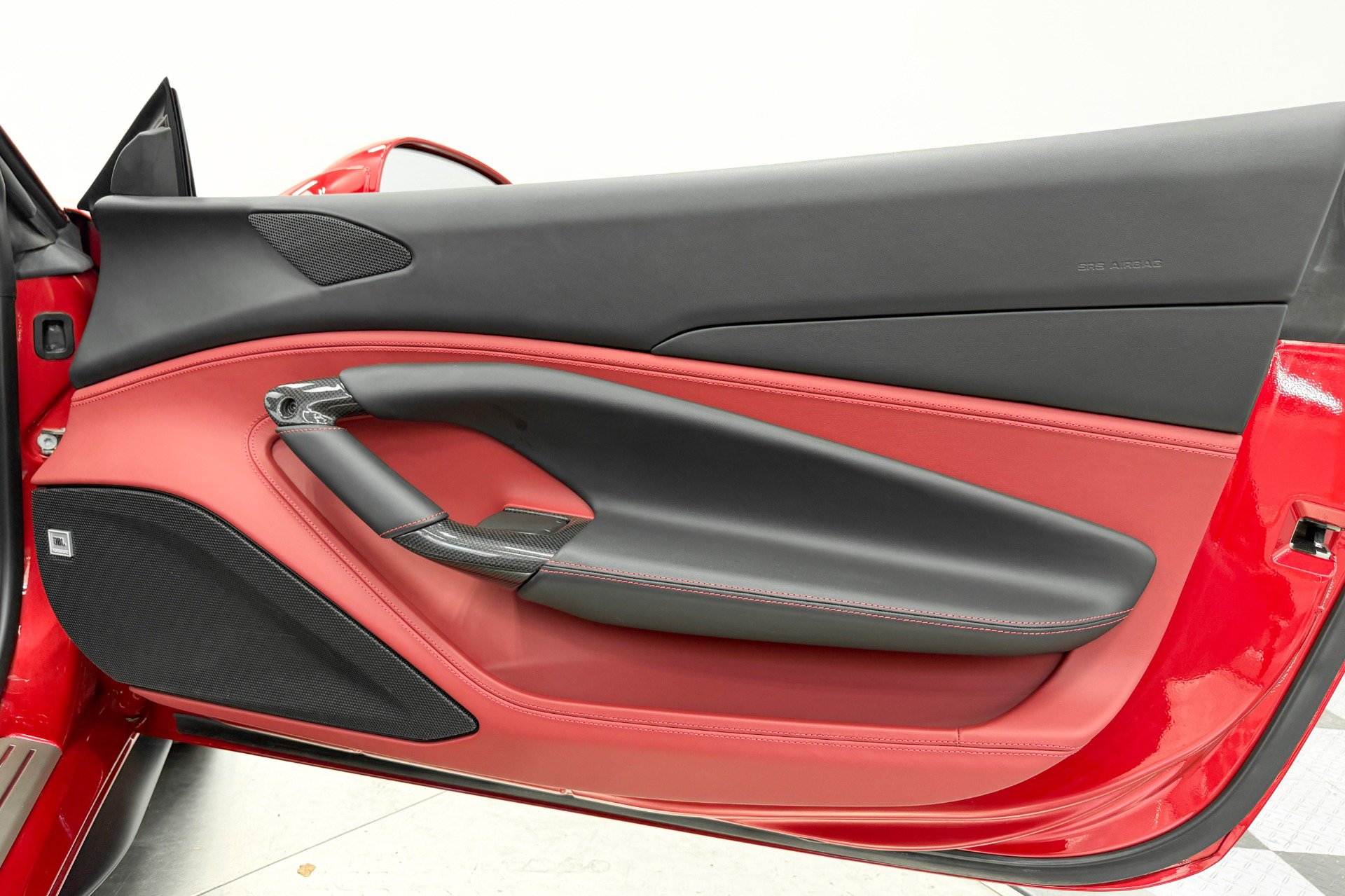 Used 2023 Ferrari F8 Tributo RWD image 31