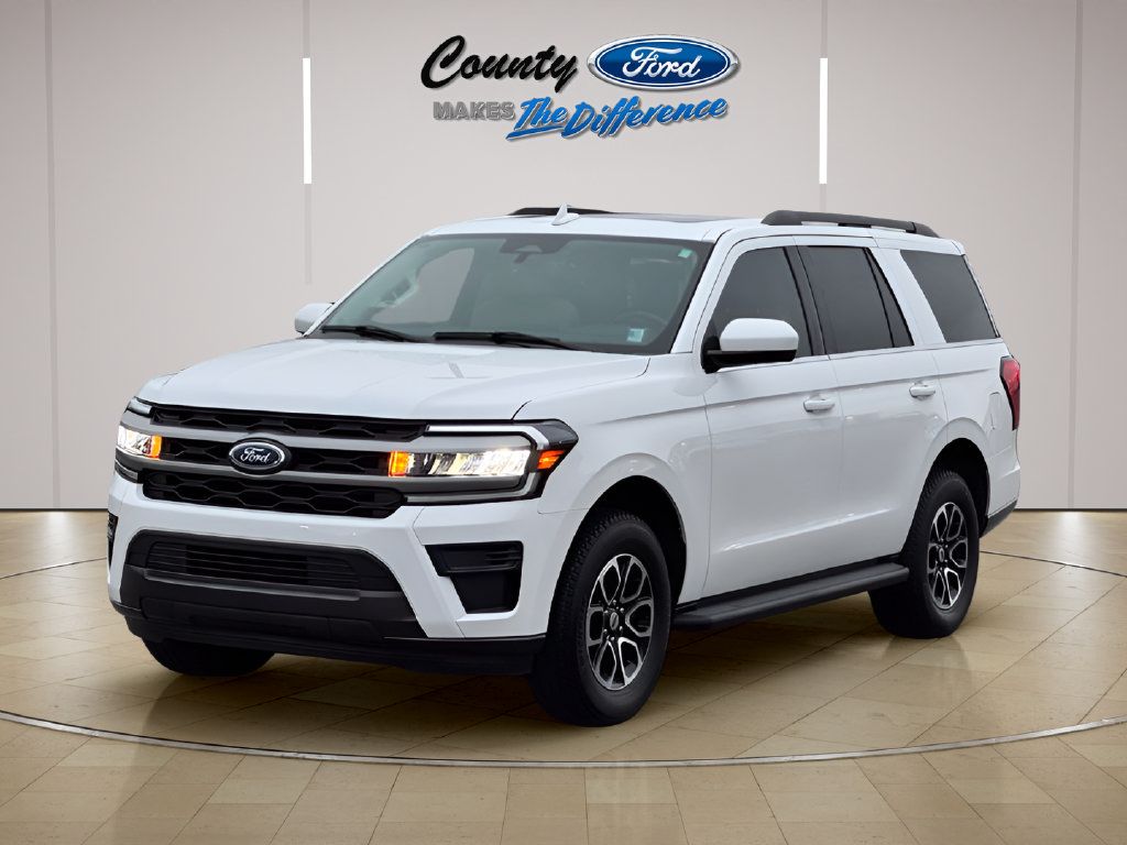 Used 2024 Ford Expedition XLT AWD/4WD image 2
