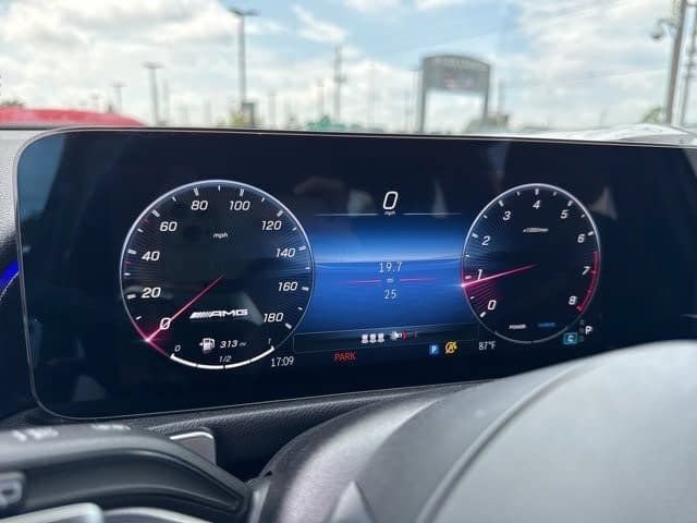 New 2025 Mercedes-Benz GLB 35 AMG 4MATIC image 21