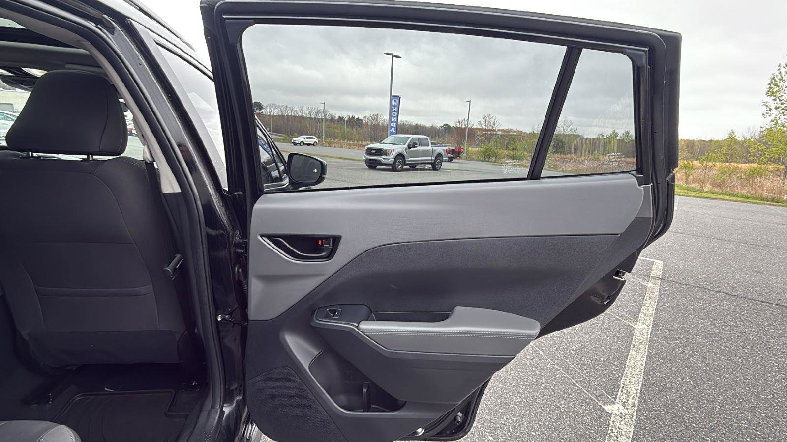 Used 2025 Subaru Crosstrek 2.0i Premium AWD/4WD image 18