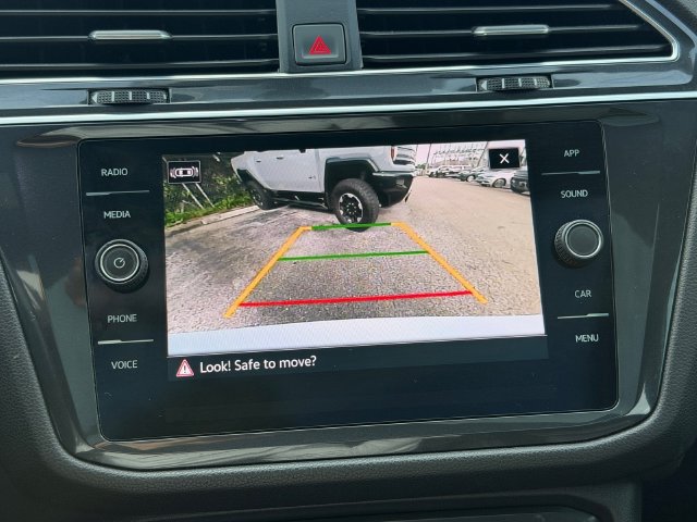 Used 2021 Volkswagen Tiguan SE R-Line FWD image 23