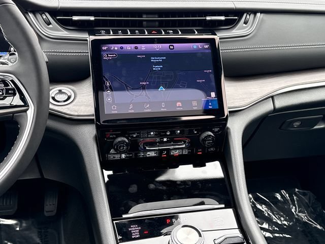 New 2025 Jeep Grand Cherokee L Overland AWD/4WD image 11